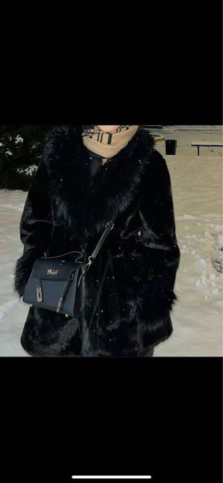 продам черную эко шубу