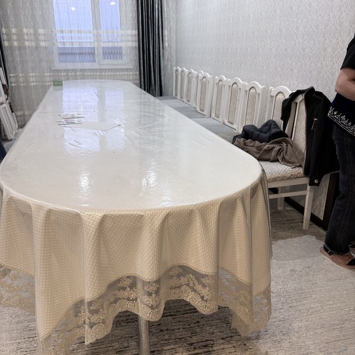 Обеденный большой стол