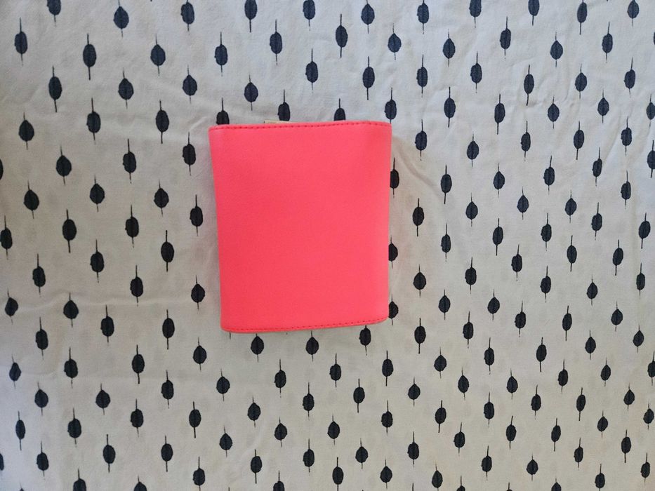 Guess дамско портмоне