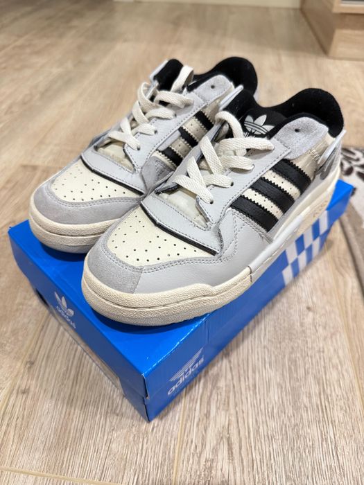 Кроссовки 37 и 39 размеры