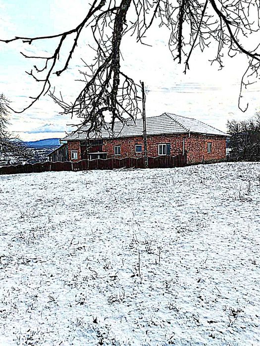 CASA   cu panorama si teren generos