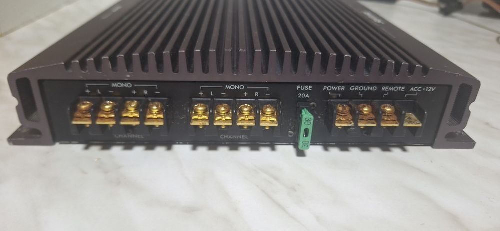 150 lei Amplificator  auto  Philips