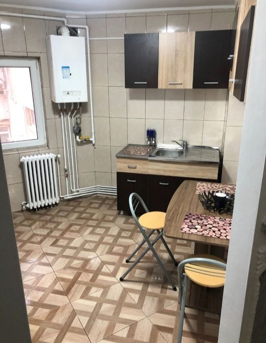 Ofer spre închiriere apartament 2 camere in zona centrală