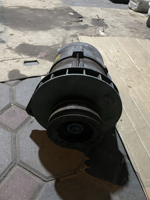 Гениратор меrcedes setra 24v