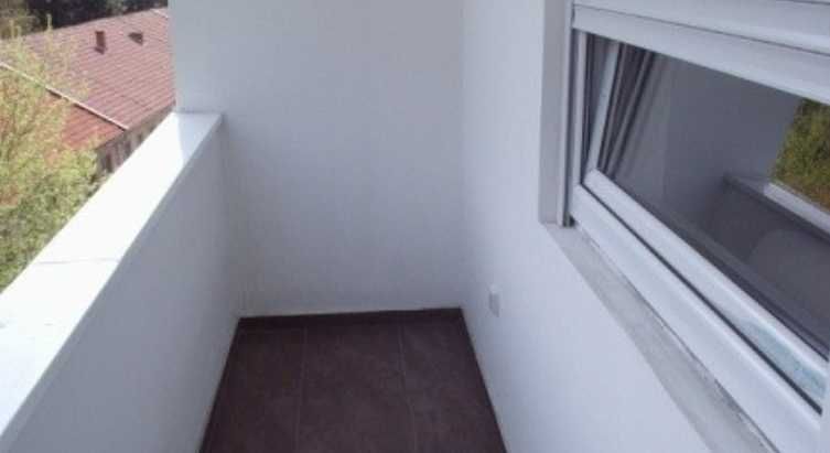 Дава се под наем Двустаен апартамент в Пловдив, Гагарин - 57 кв.м за 255 € - Снимка #1