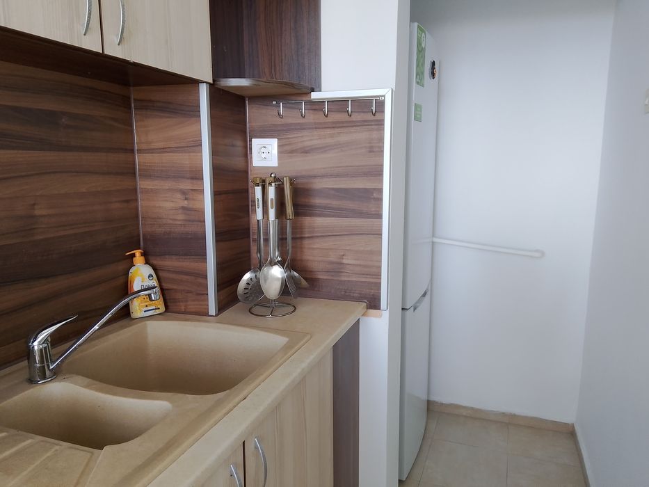 Дава се под наем Тристаен апартамент в Варна, Спортна зала - 90 кв.м за 510 € - Снимка #1