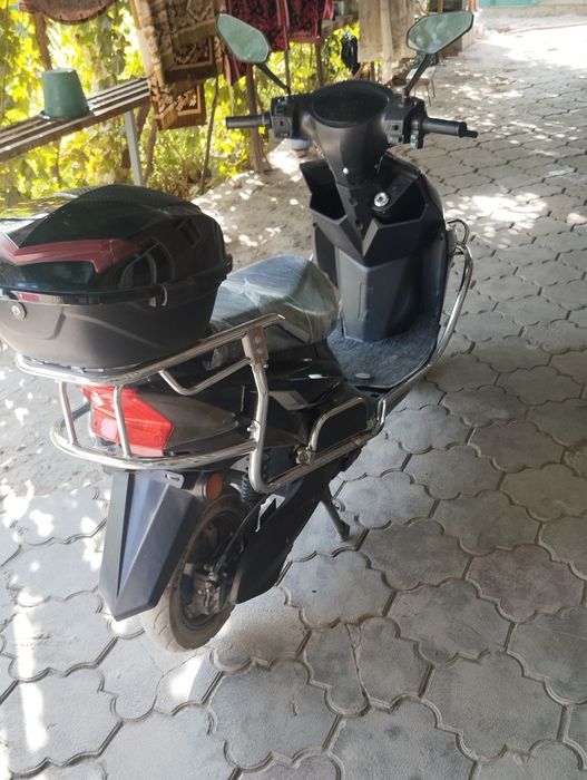 Скутер сотилади келиштириб бераман