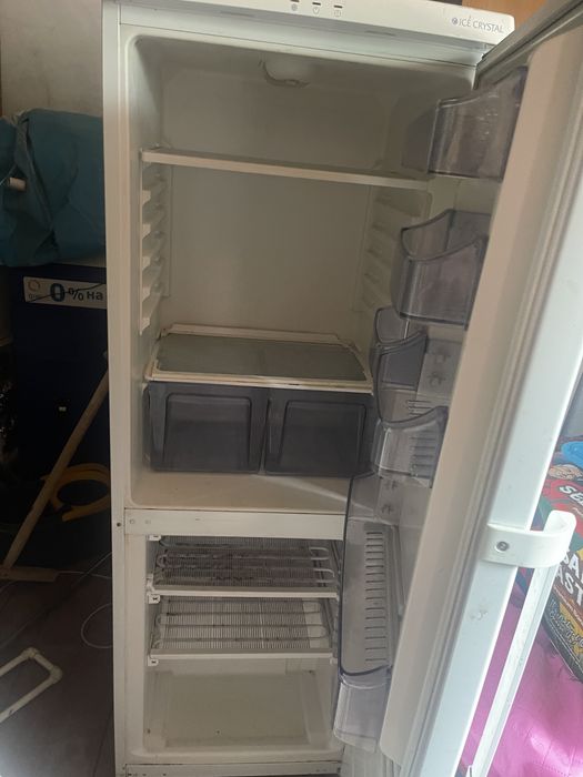 Продам б/у холодильник Vestel