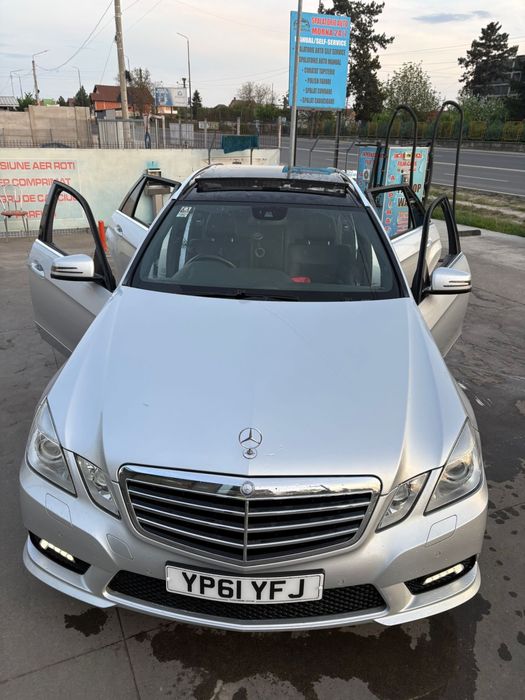 Dezmembrez mercedes w212