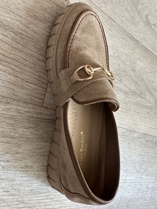 Женские лоферы.