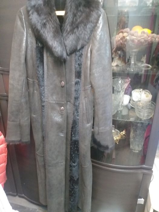 Продам натуральную дубленку.