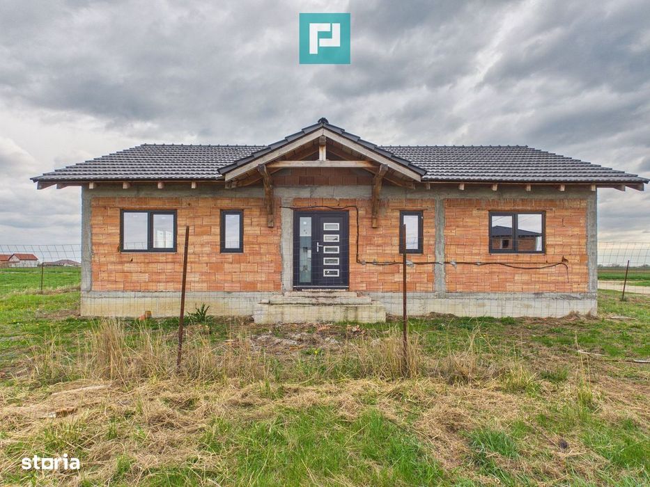 Casa nouă la roșu în Zimandcuz