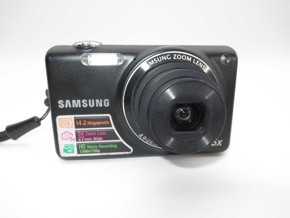 Samsung ST65 ултра компактен цифров фотоапарат, черна дигитална камера, в отлично състояние, пълен комплект, работи супер.