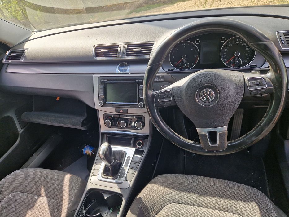 Dezmembrez Passat b7