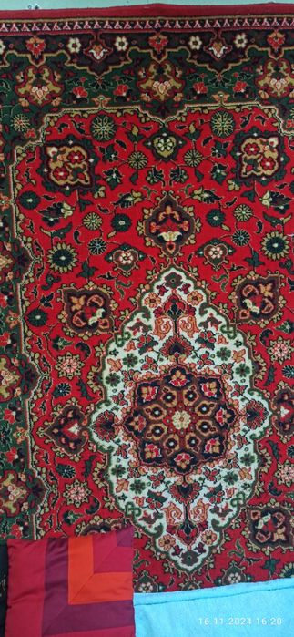 Продается ковер шерстяной.