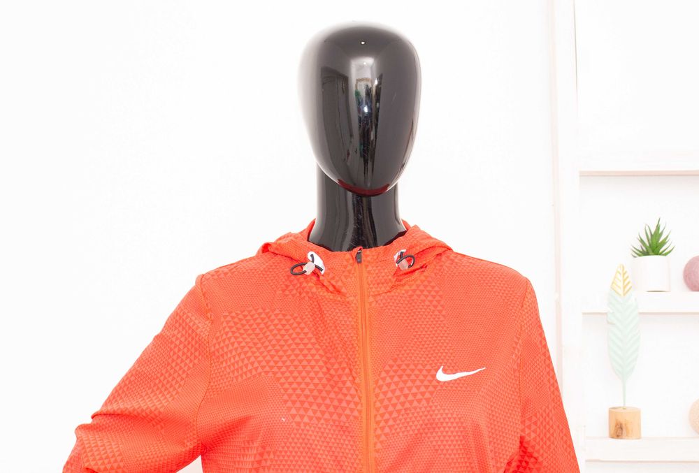 Nike оригинално дамско яке червено тип ветровка за бягане S