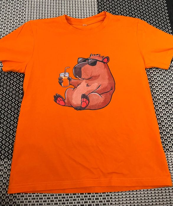 Lot 5 tricouri copii 8–9 ani – Capybara, emoji și imprimeuri moderne