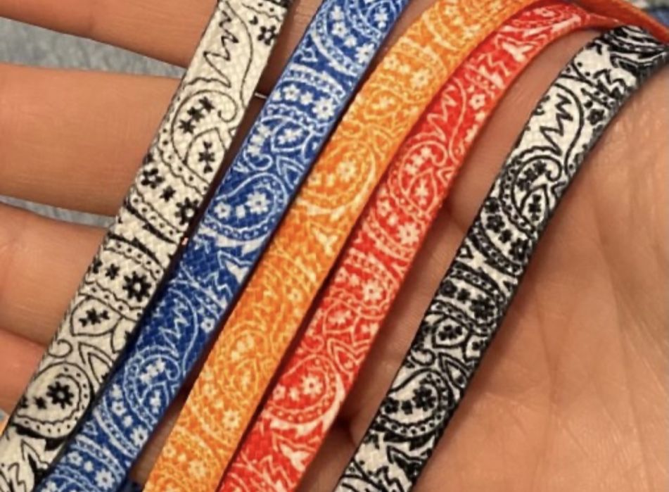 Шарени връзки за обувки/маратонки сърце