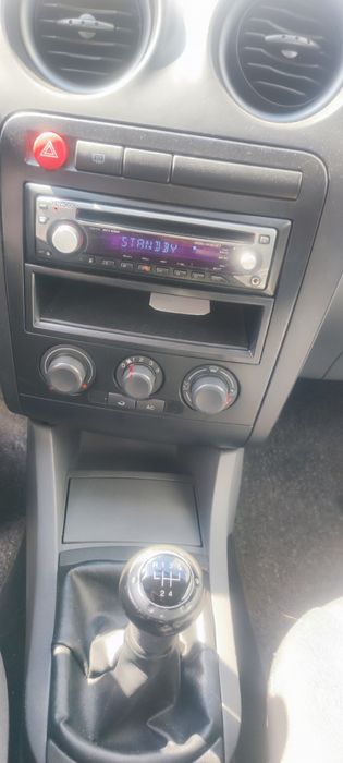 Seat Ibiza 5 uși 1.2 benzina 2008