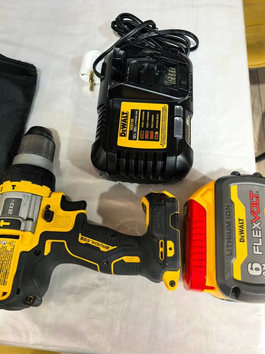 Шуруповёрт в отличном состоянии !!!