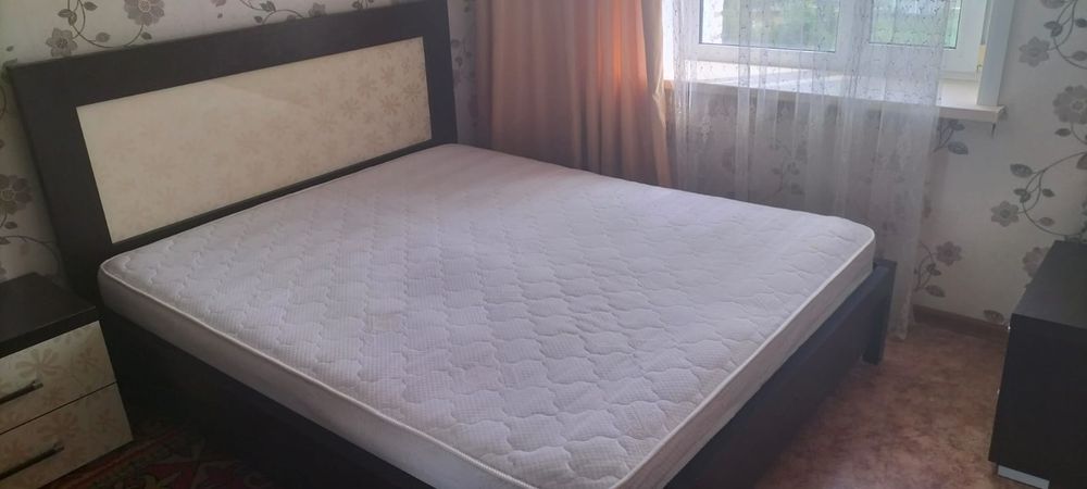 Продам спальный гарнитур