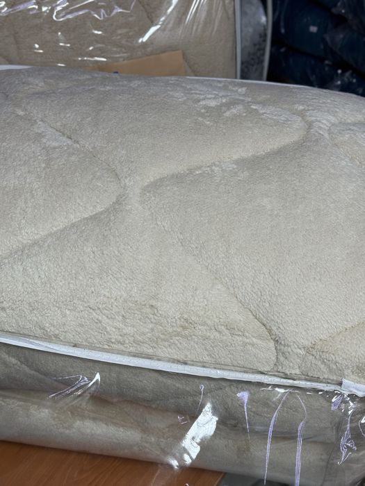 Двулицева поларено покривало за спалня