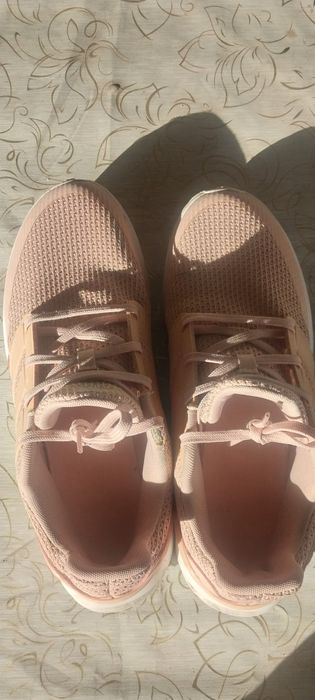 Продаю кросовки адидас