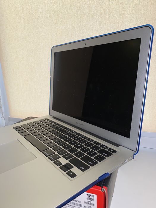 Macbook air 13 2013 (+airpods)