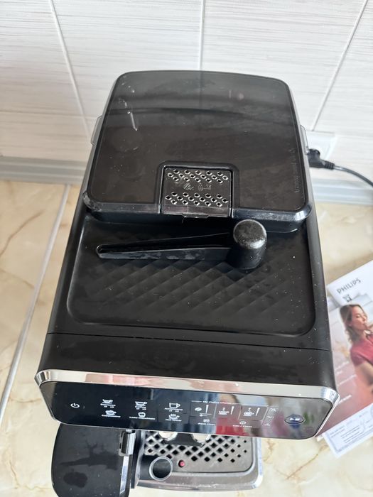 Продам кофемашину Philips LatteGo EP3241