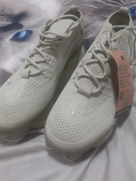 Adidas Nike   Noi