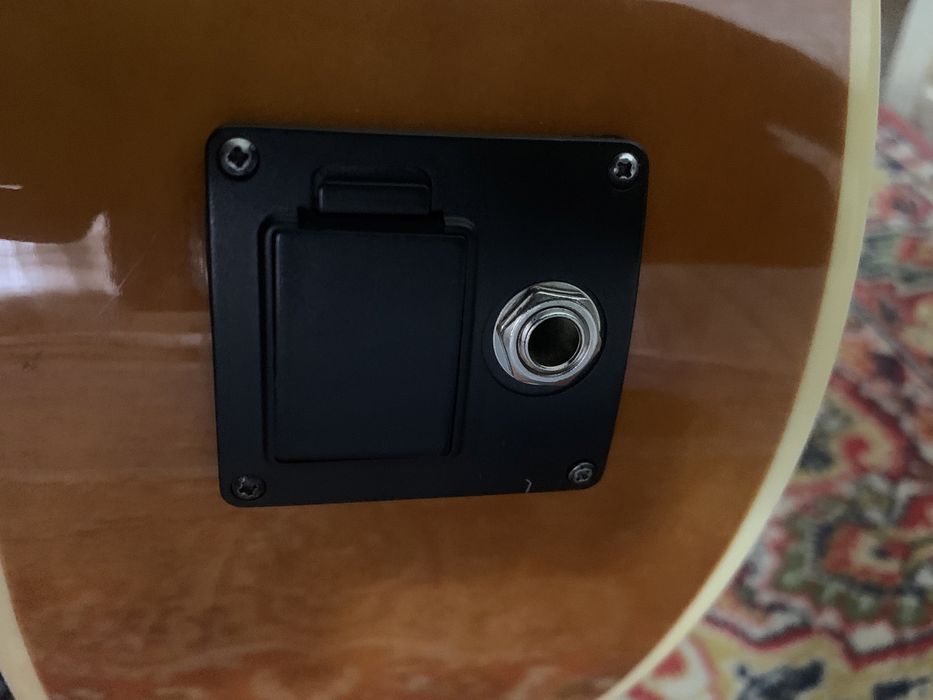 Yamaha FSX 800C электро-акустическая гитара в идеальном состоянии.