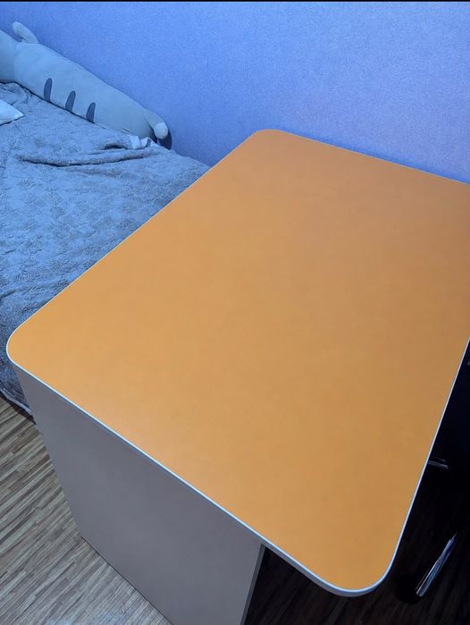 Продам шкаф, стол, кровать