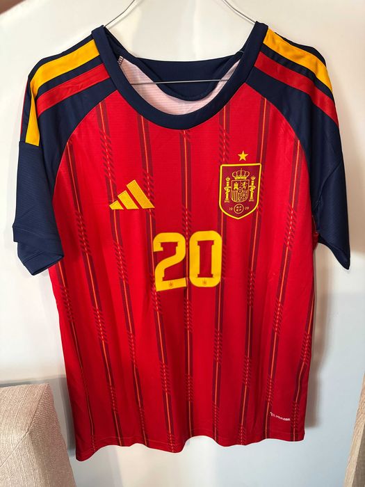 Tricou Spania Cupa mondiala 2026 (simplu 125) ( cu jucator Yamal 10 sau Pedri 20 la 150)