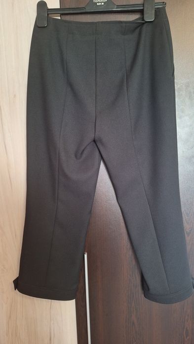 Pantaloni masura 38