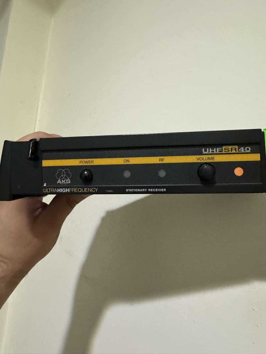 AKG - SR40 - 802.525MHz - Безжичен микрофон, тип "Headset"