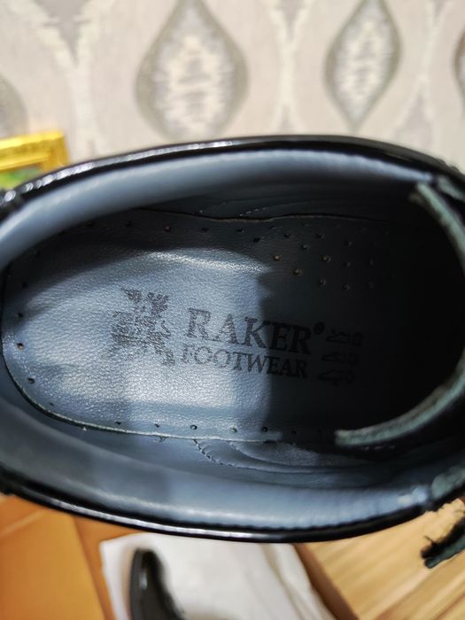 Продам детские туфли