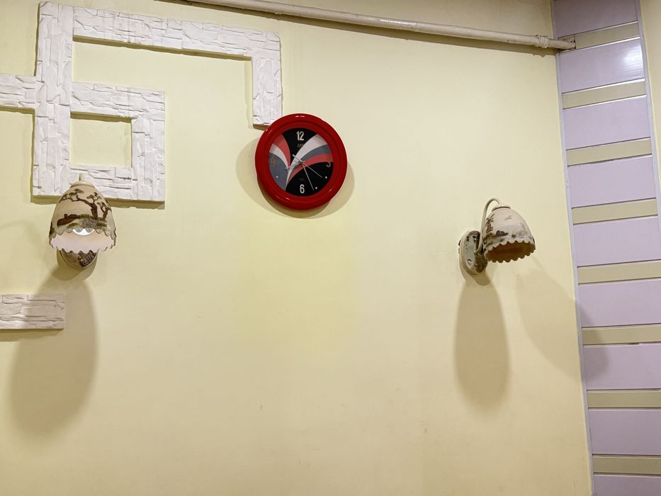 Продаются светильники и люстры
