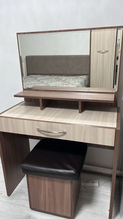 Продам спальный гарнитур