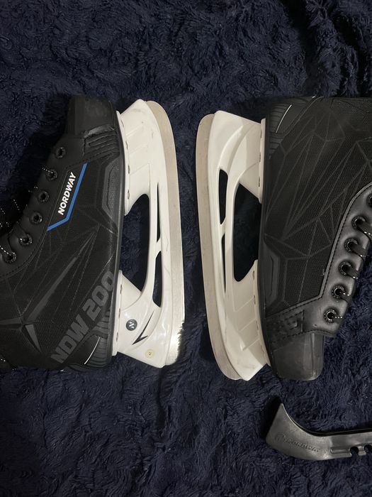 Продам коньки хоккейные