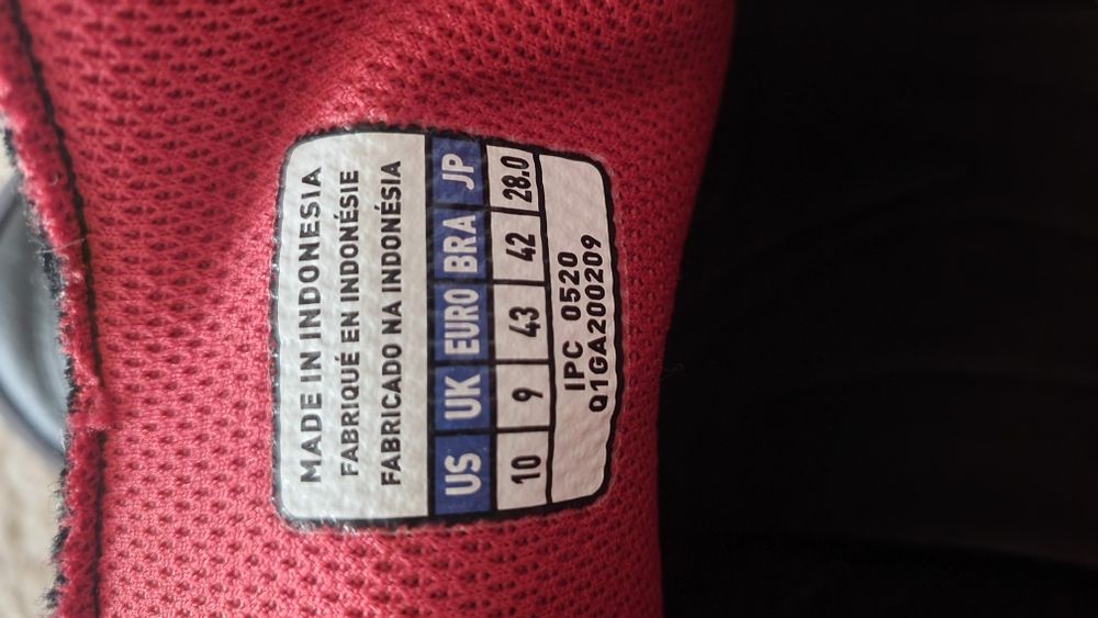 Adidasi Mizuno Morelia