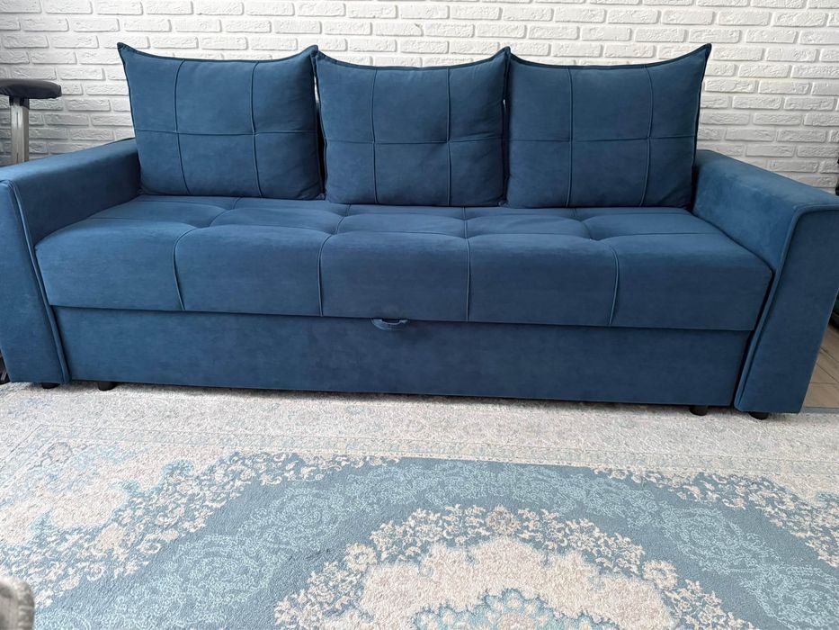 Диван новый продам срочно