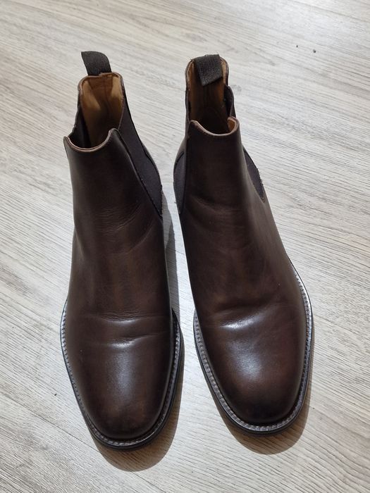 Vănd ghete si pantofi