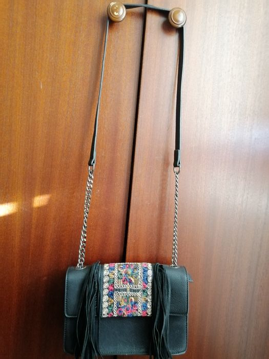 Много чанти нови