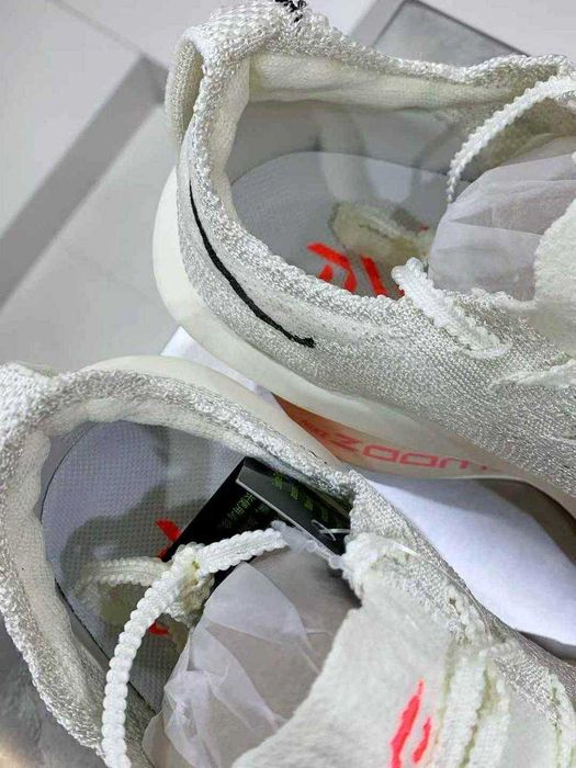 Продавам нови дамски маратонки Nike Air Zoom Alphafly Next% 3 Sail/Crimson Tint