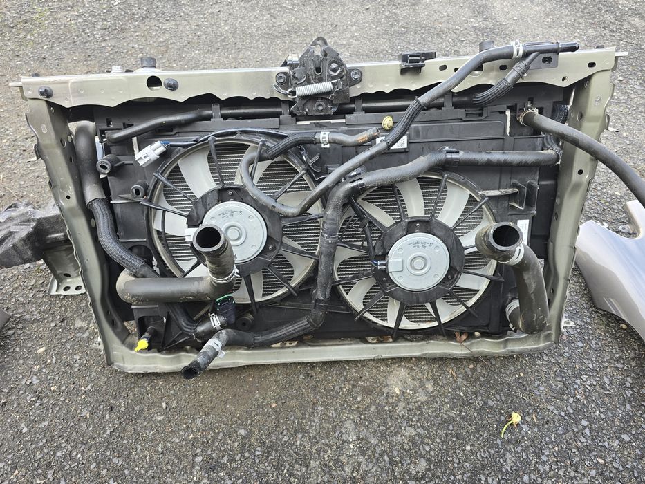 Bara capot aripa far radiatoare trager intaritura toyota auris II face