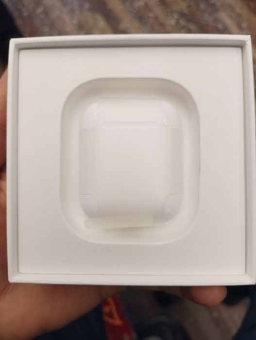 AiraPods with Charging.Msdin in vetnam