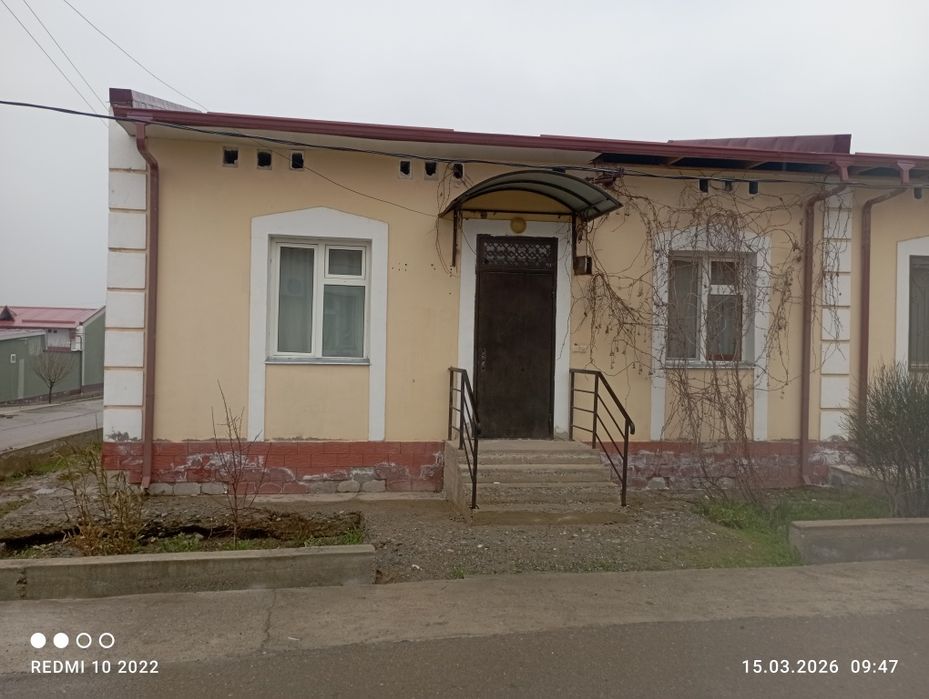 2сотихли котеж сотилади углавойда жойлашган 3хонали холати уртача