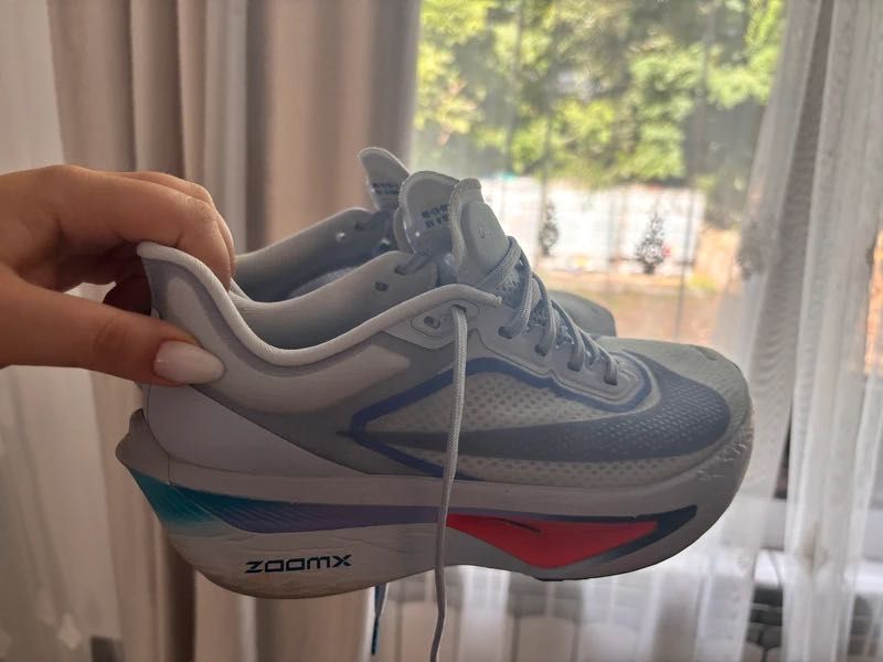 Adidași nike  performance zoom fly 6