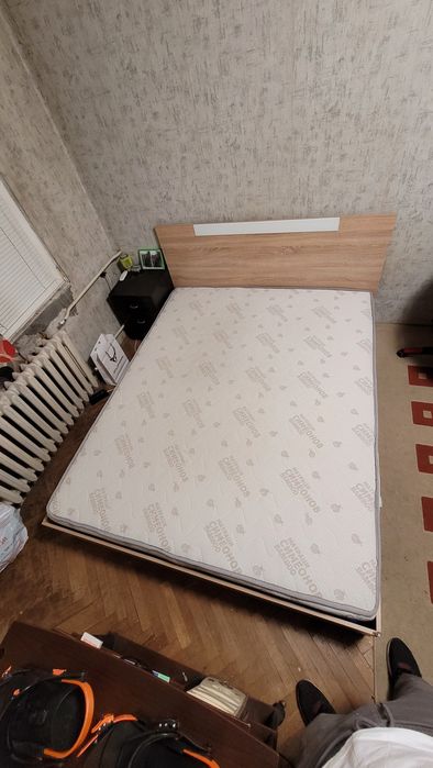 Спалня с матрак с повдигащ механизъм 160/200