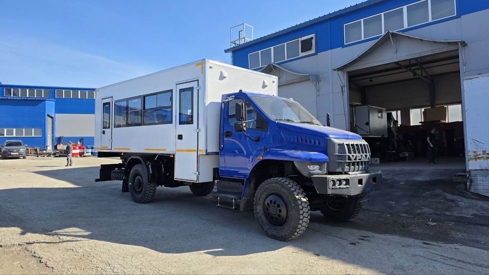 Урал вездеход вахтовая автобус 22+2 места в кабине!!!
